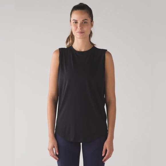 Lululemon Brunswick Muscle Tank Top Size 4 Black Curved Hem Workout Athleisure - Picture 1 of 10